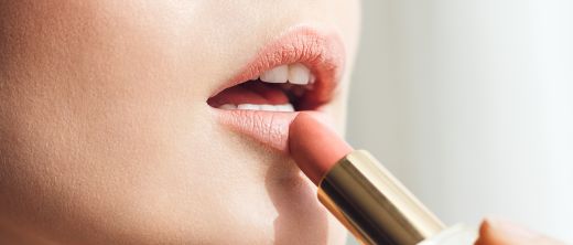 Lippenstift Und Co Wie Lange Ist Kosmetik Haltbar