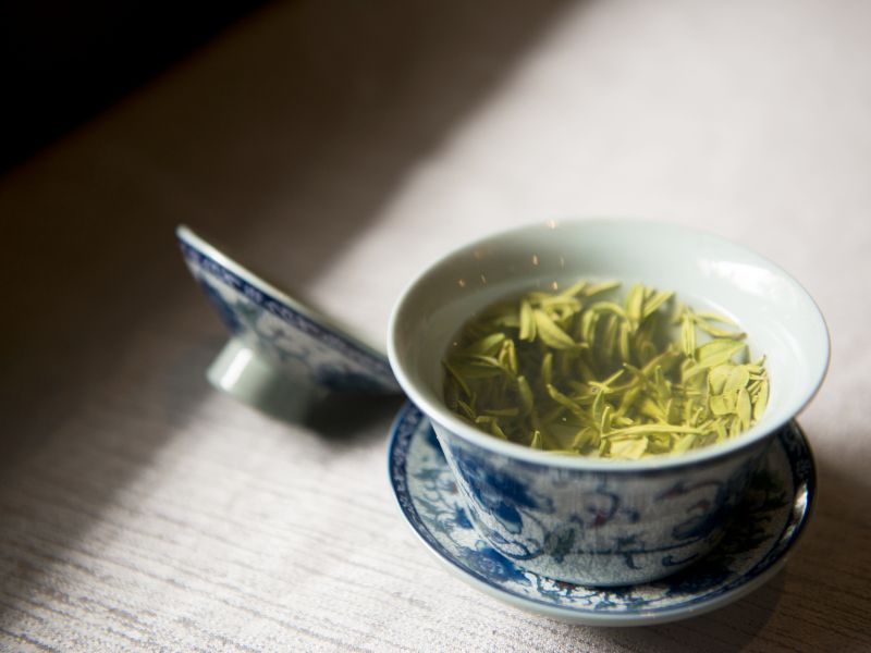 Grüner Tee als Hausmittel gegen Corona
