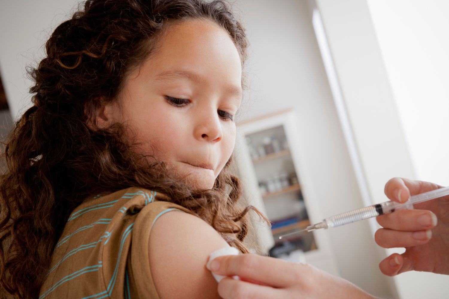 Polio-Poliomyelitis-Impfung-sch-tzt-vor-Kinderl-hmung