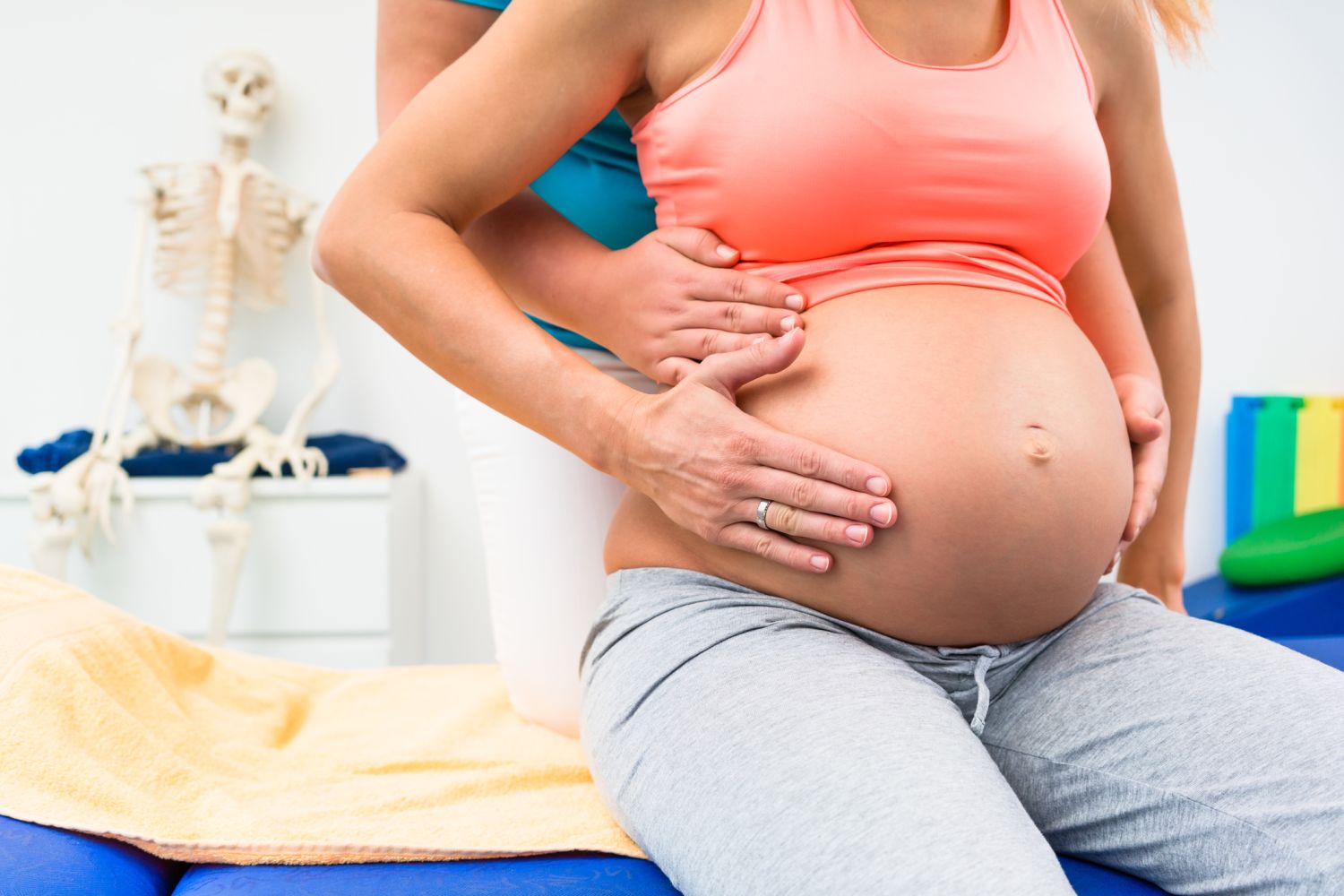 Anzeichen Der Geburt Das Baby Macht Sich Auf Den Weg